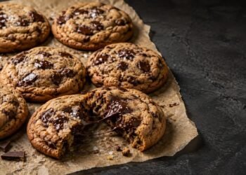 Classic Chewy Chocolate Chip Cookies